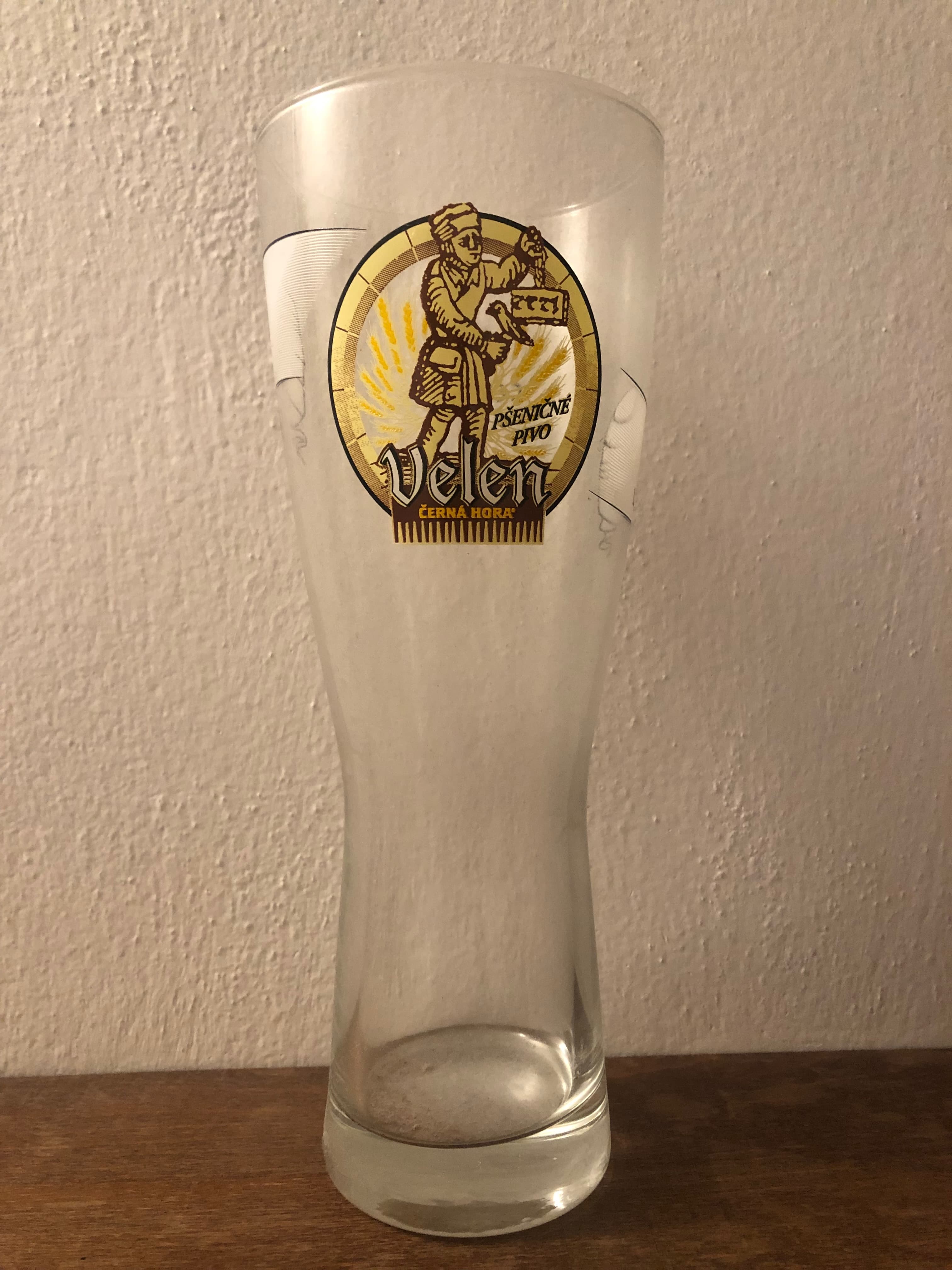 Půllitr — Velen (Černá Hora)