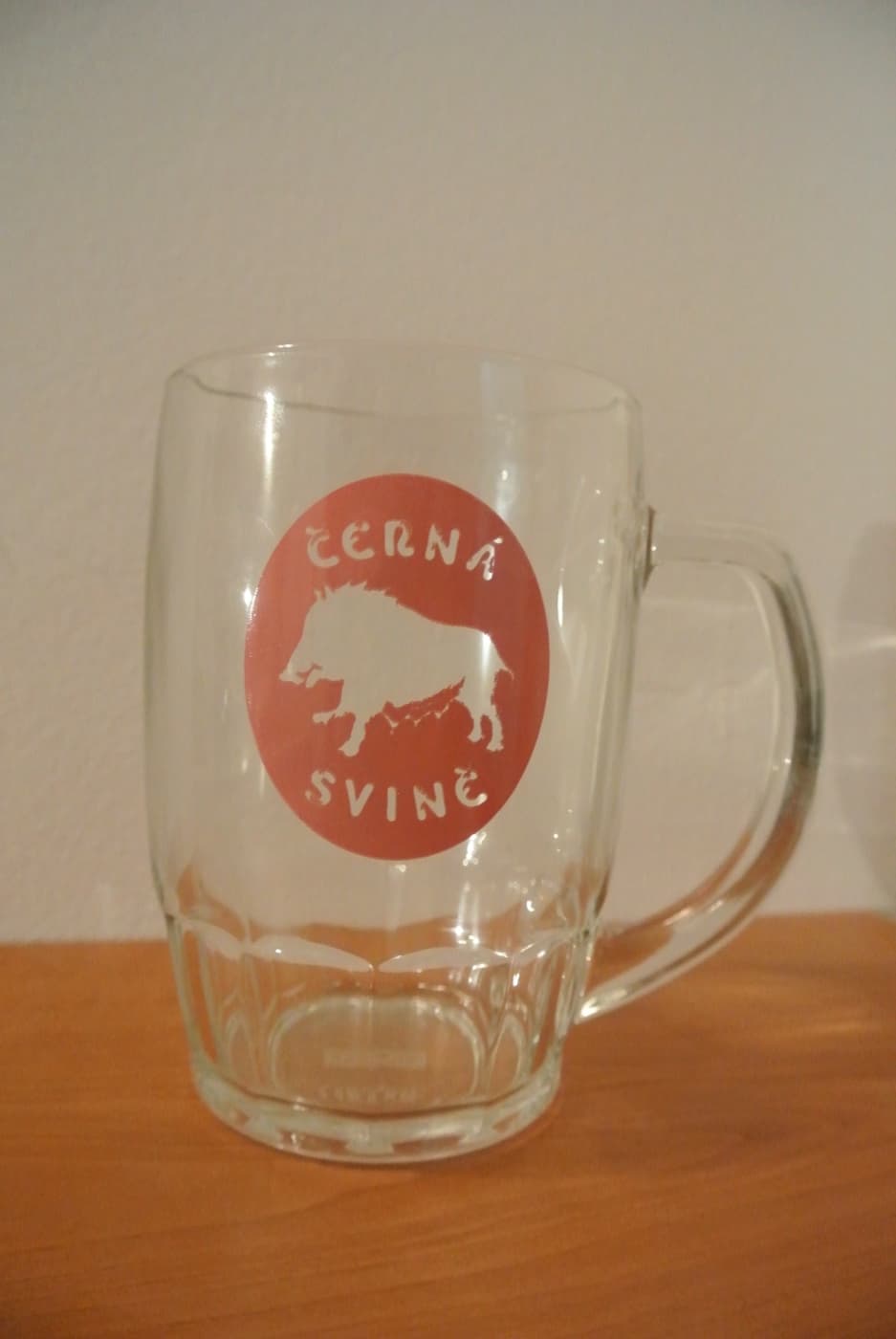 Půllitr — Černá svině