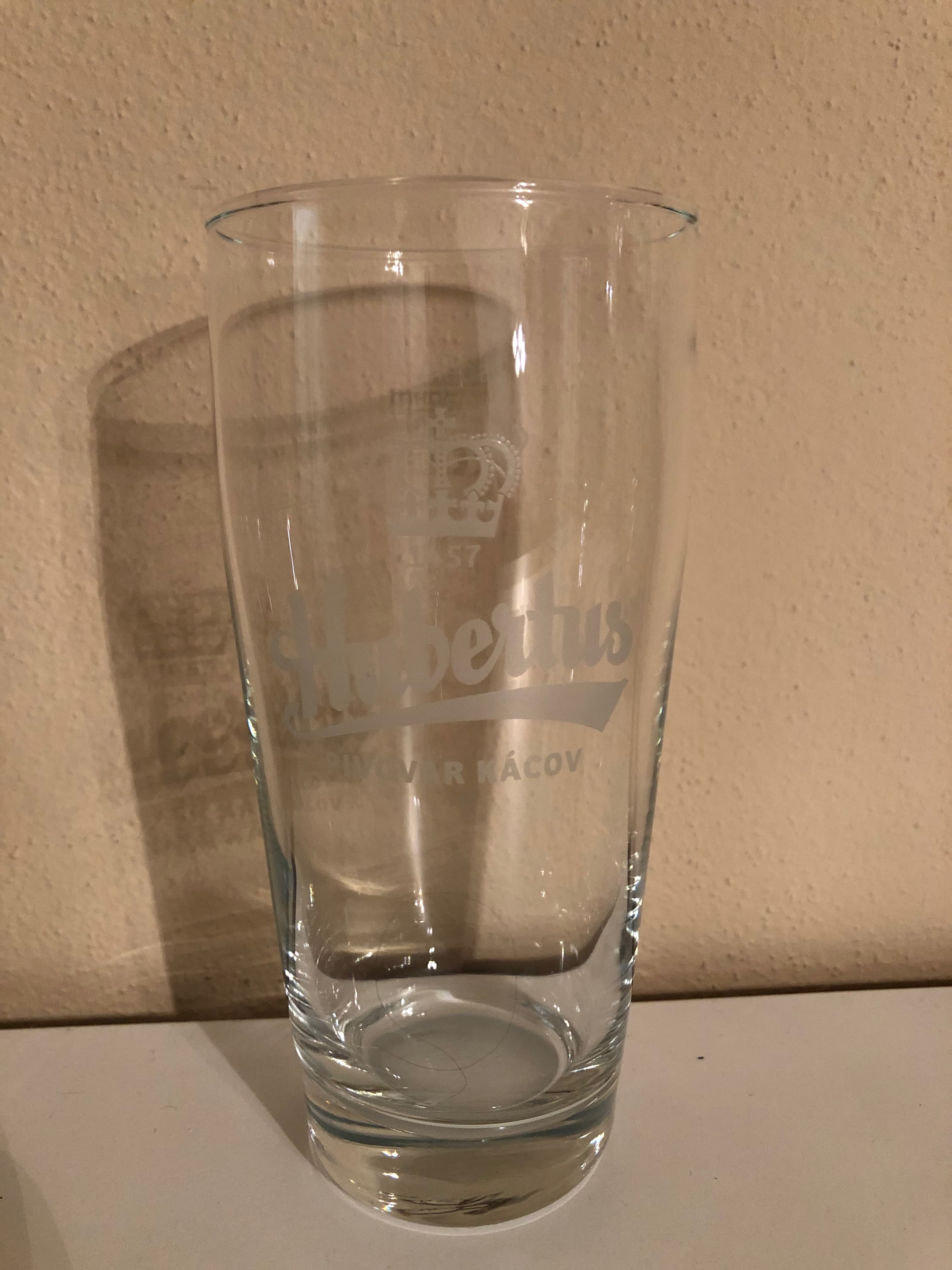 Půllitr — Hubertus (Kácov)