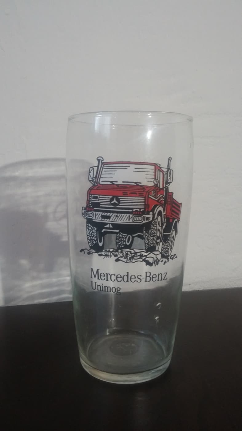 Půllitr — Mercedes-Benz Unimog