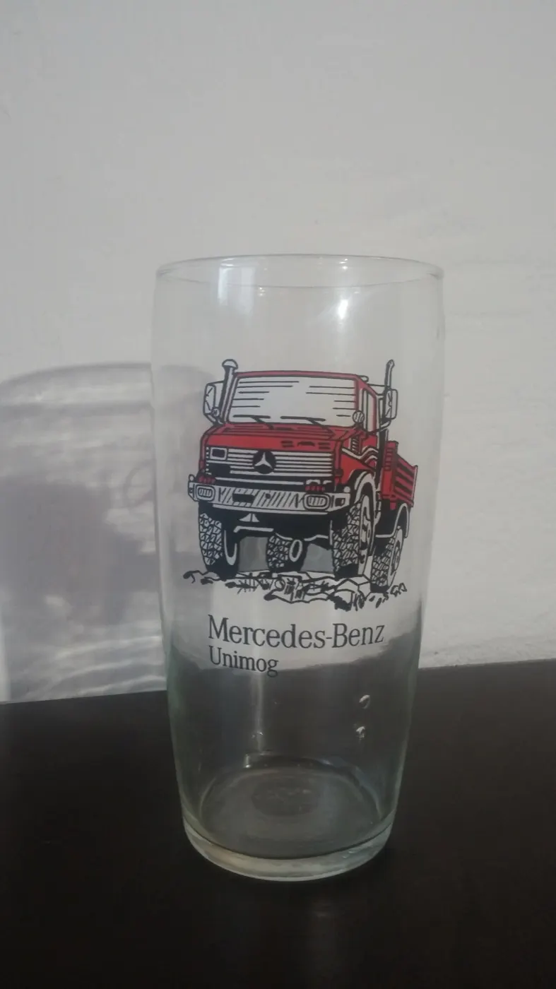 Půllitr — Mercedes-Benz Unimog