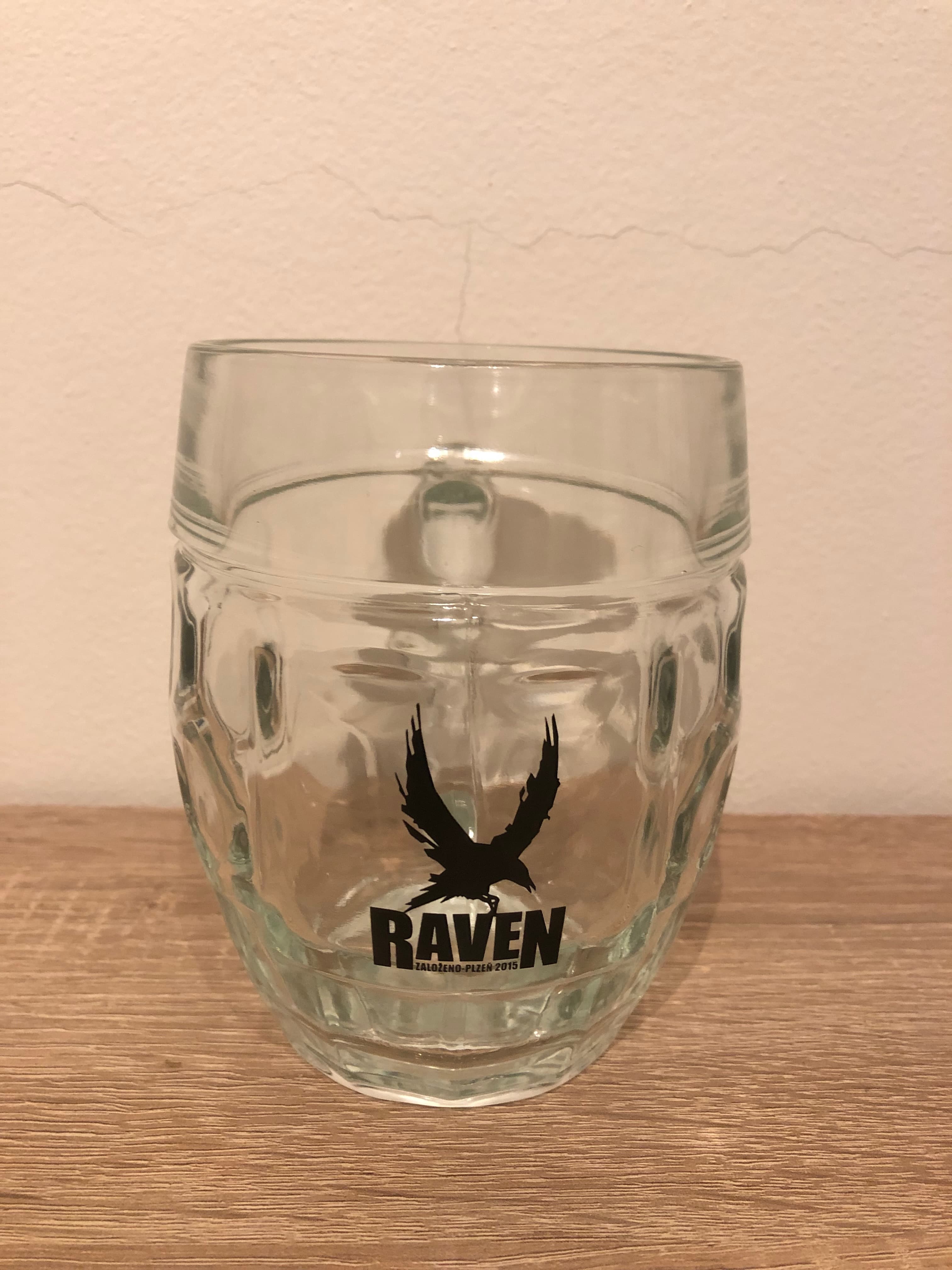 Půllitr — Raven
