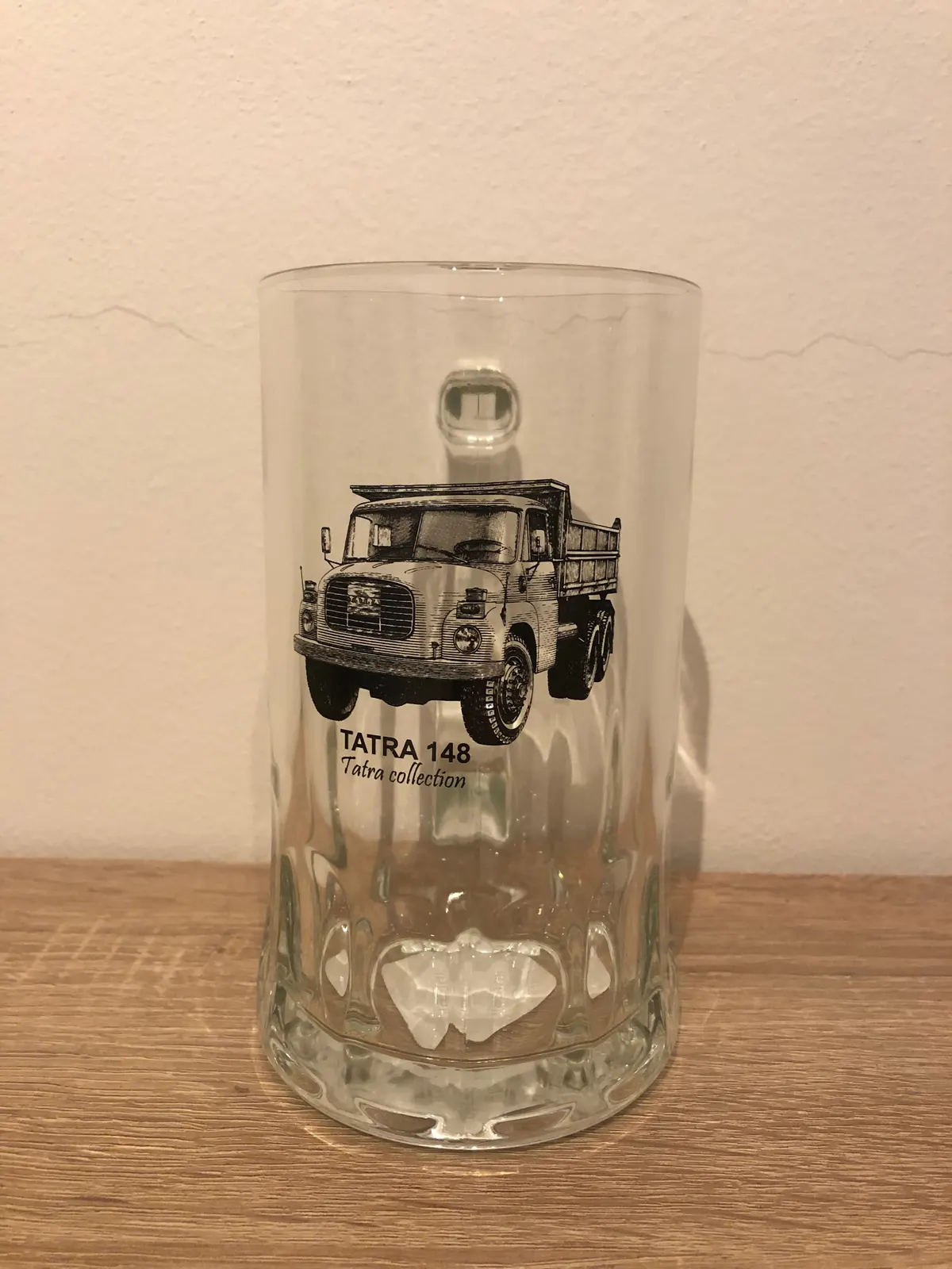Půllitr — Tatra 148