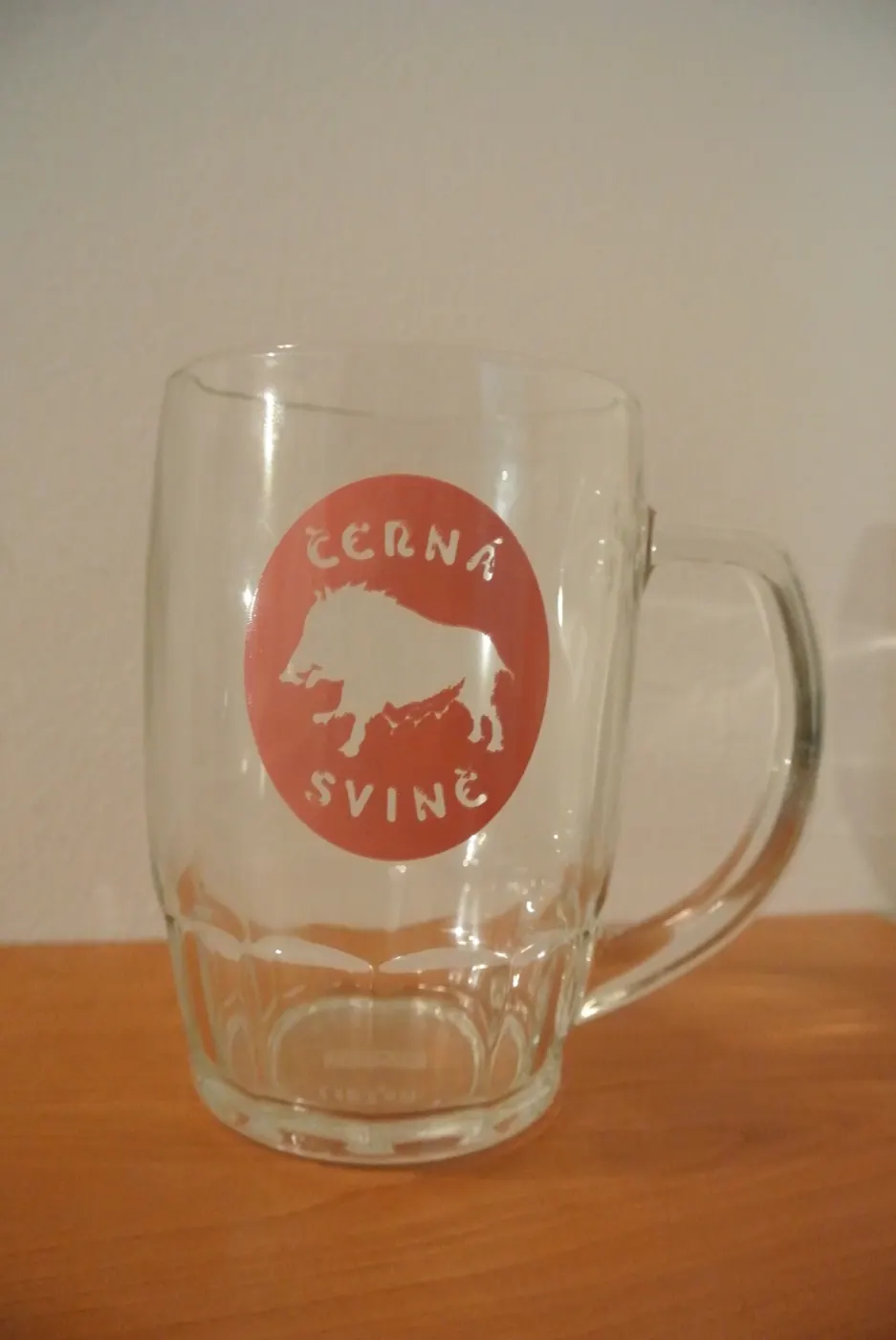 Půllitr — Černá svině