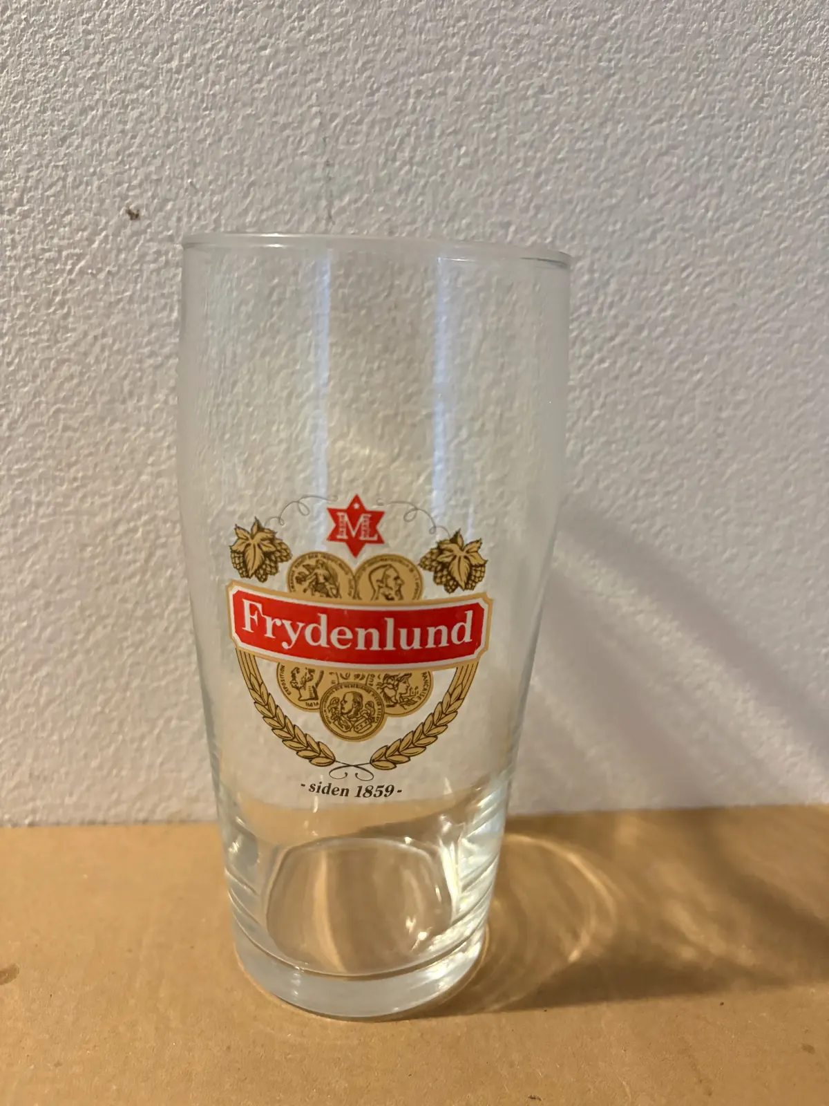 Půllitr — Frydenlund
